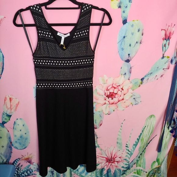 NEW Bcbgeneration | Black White Knit V-Neck Sweater Dress Fit & Flare Medium - Picture 3 of 15